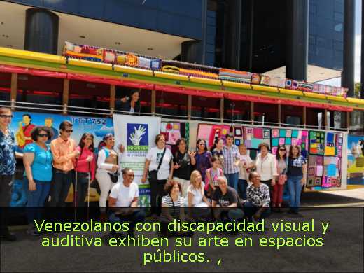 Venezolanos con discapacidad visual y auditiva exhiben su arte en espacios públicos. 