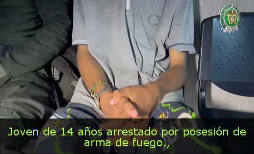 Joven de 14 años arrestado por posesión de arma de fuego