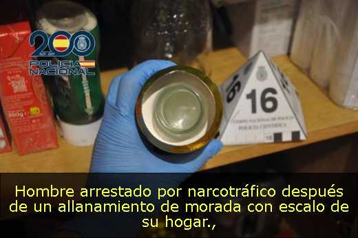 Hombre arrestado por narcotráfico después de un allanamiento de morada con escalo de su hogar