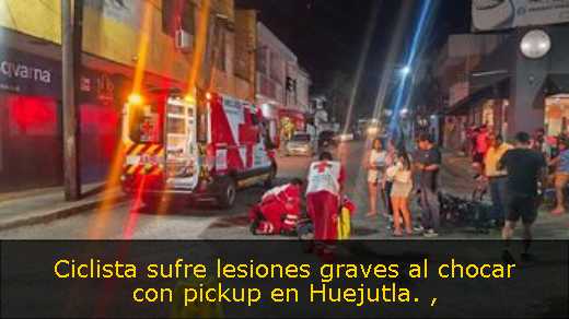 Ciclista sufre lesiones graves al chocar con pickup en Huejutla. 