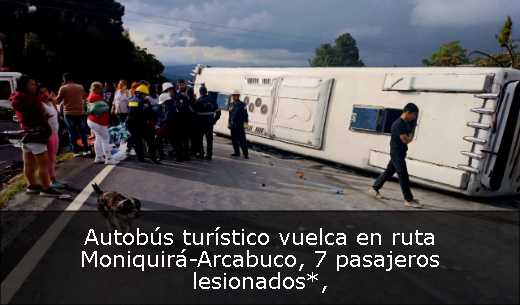 Autobús turístico vuelca en ruta Moniquirá-Arcabuco, 7 pasajeros lesionados*